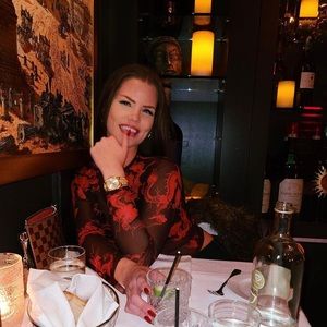 Meet your Posher, Shea